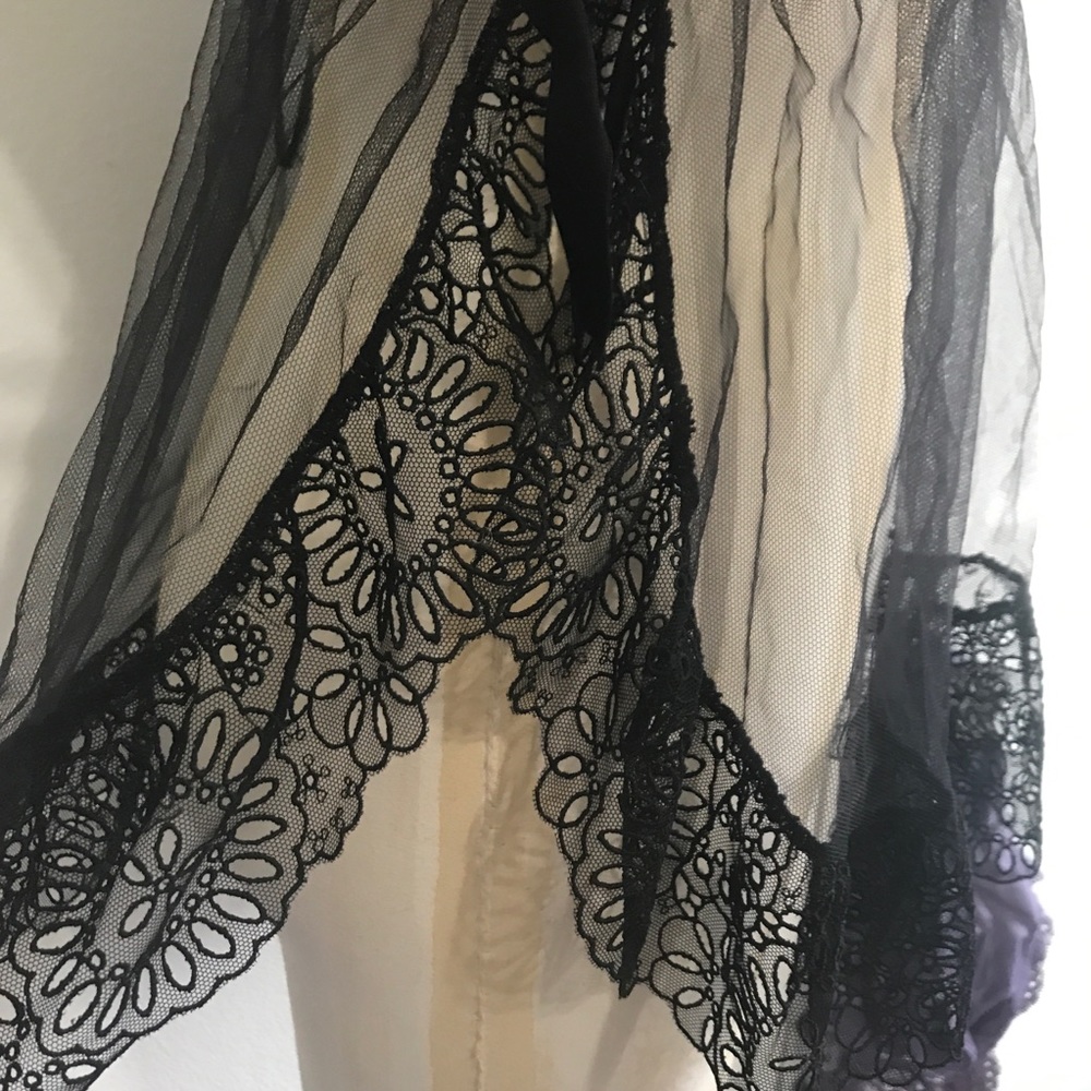 SALE ♥️ VS Rare Designer Crystal Lace Babydoll! - Picture 7 of 8